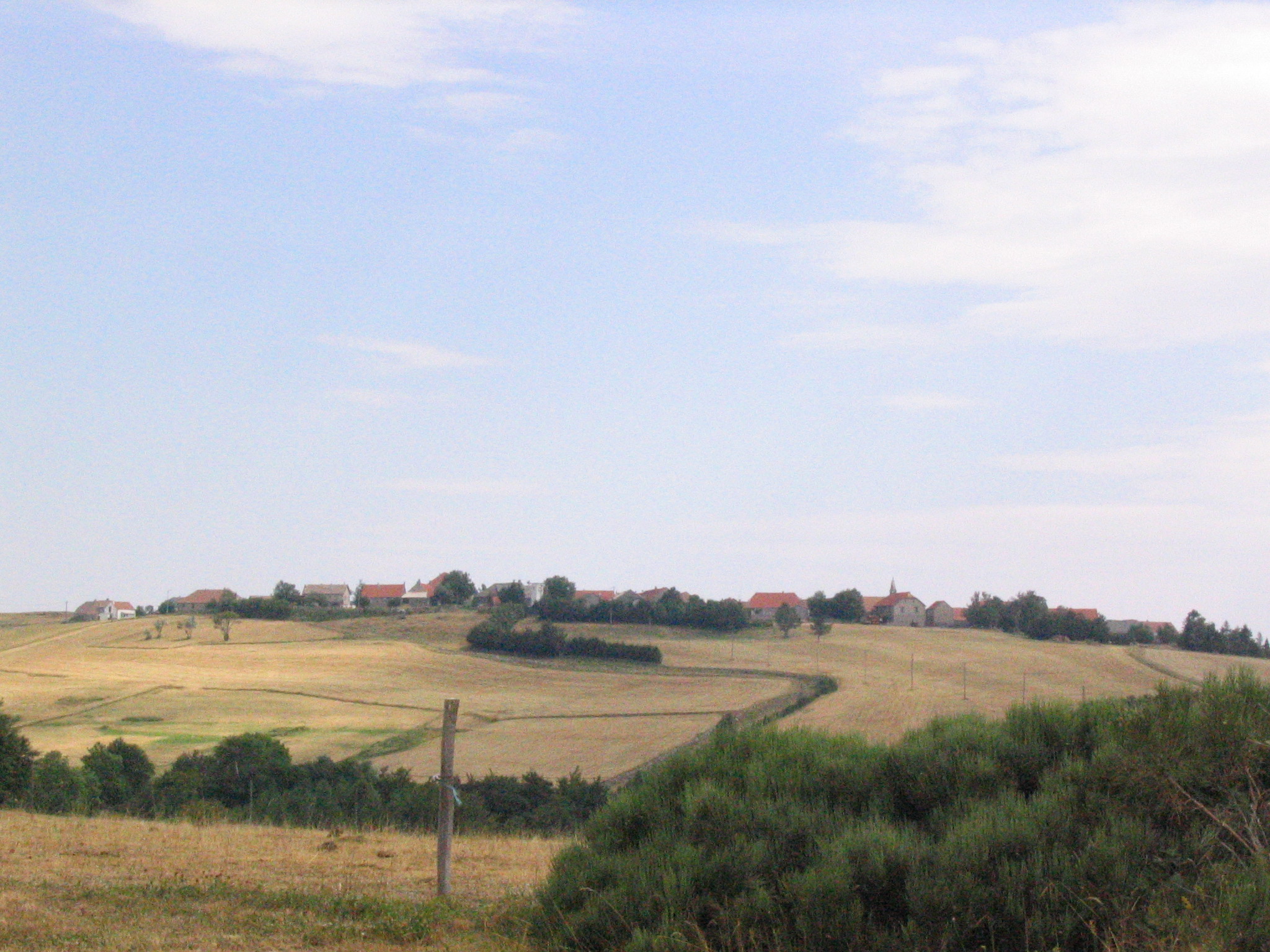 Vue d'ensemble sur le village de Lachamp-Raphaël